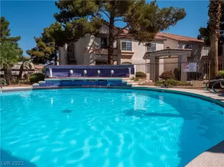 Photo #4: 2311410 Listing