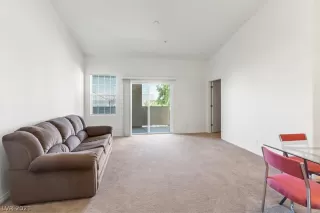 Photo #4: 2311418 Listing 