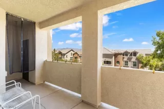 Photo #5: 2311418 Listing 