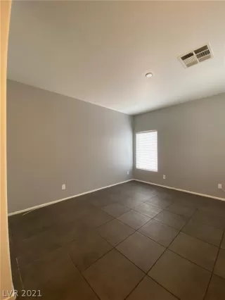 Photo #3: 2311440 Listing 