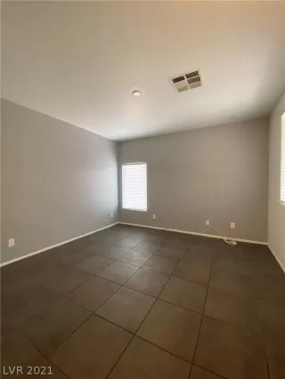 Photo #4: 2311440 Listing 