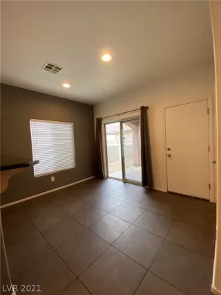 Photo #5: 2311440 Listing 