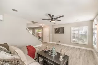 Photo #5: 2311471 Listing