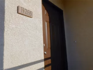 Photo #2: 2311473 Listing 