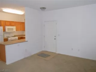 Photo #5: 2311473 Listing 