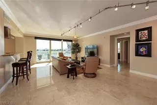 Photo #2: 2311483 Listing 