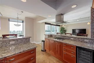 Photo #4: 2311483 Listing 