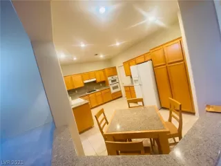 Photo #2: 2311490 Listing 