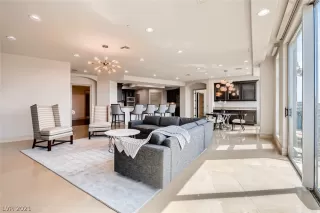 Photo #1: 2311519 Listing