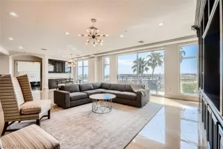 Photo #2: 2311519 Listing