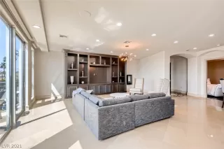 Photo #3: 2311519 Listing