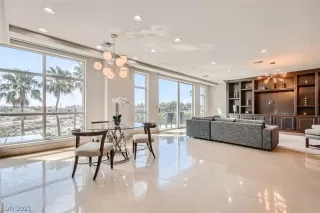 Photo #4: 2311519 Listing