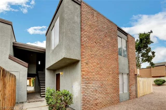 MLS: 2311522 Condo For Sale