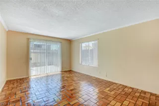 Photo #1: 2311522 Listing