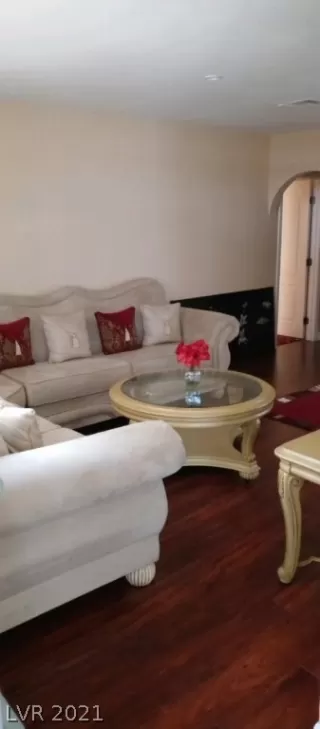 Photo #2: 2311530 Listing