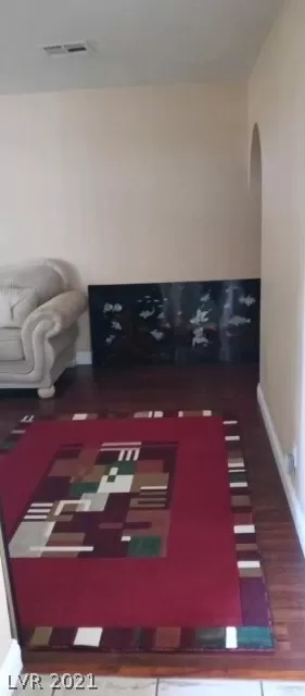 Photo #3: 2311530 Listing