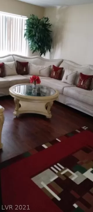 Photo #4: 2311530 Listing