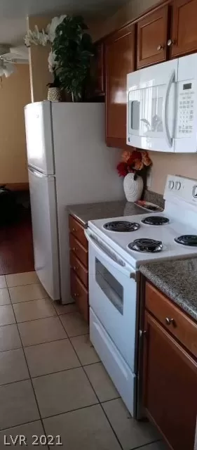 Photo #5: 2311530 Listing