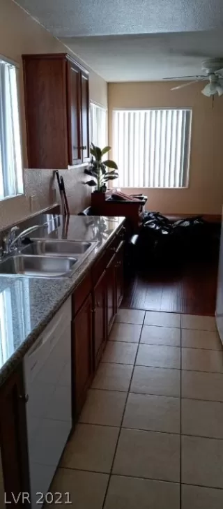 Photo #6: 2311530 Listing