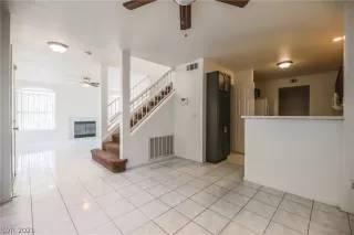 Photo #4: 2311536 Listing 