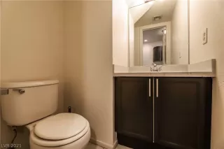 Photo #5: 2311536 Listing 