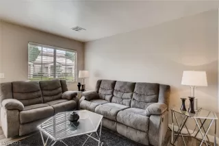 Photo #4: 2311539 Listing 