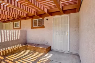 Photo #4: 2311547 Listing