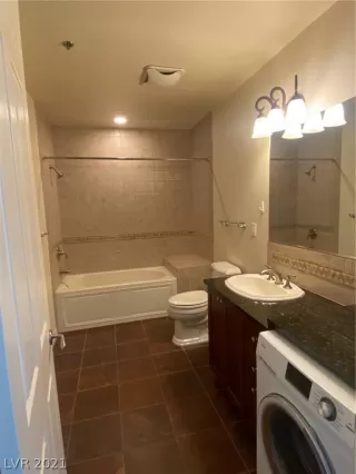 Photo #4: 2311548 Listing 