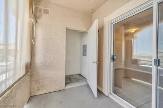 Photo #4: 2311561 Listing