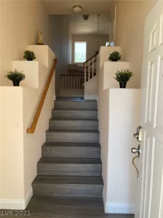 Photo #1: 2311582 Listing 