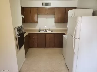 Photo #4: 2311594 Listing