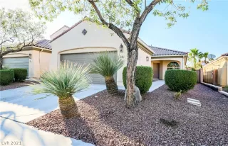 Photo #2: 2311603 Listing