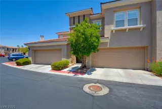 Photo #1: 2311626 Listing