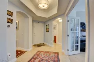 Photo #2: 2311626 Listing