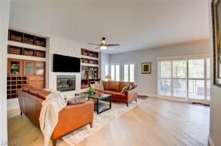 Photo #3: 2311626 Listing