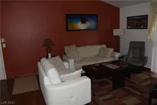 Photo #6: 2311634 Listing