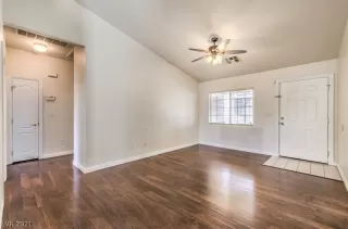 Photo #5: 2311636 Listing 