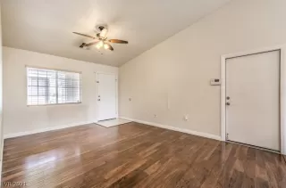 Photo #6: 2311636 Listing 