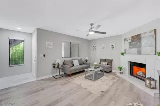 Photo #4: 2311647 Listing