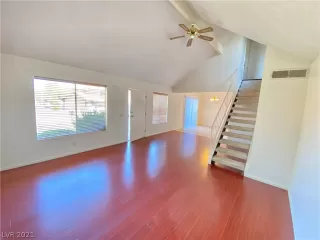 Photo #2: 2311656 Listing 