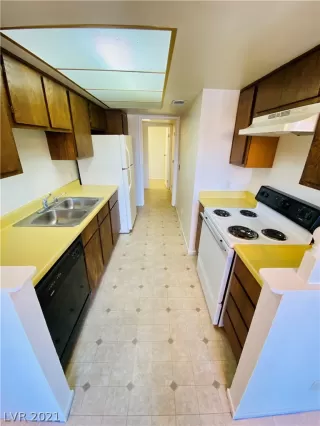 Photo #5: 2311656 Listing 