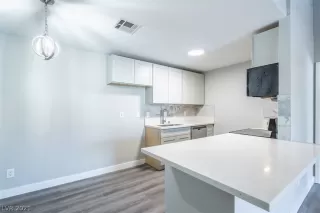 Photo #2: 2311671 Listing 