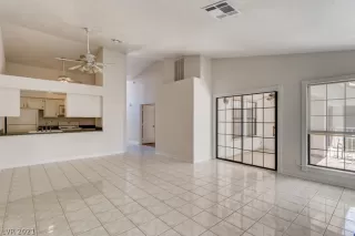 Photo #2: 2311672 Listing