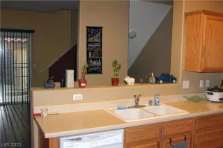 Photo #4: 2311692 Listing 