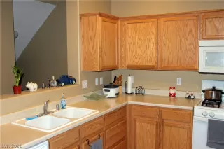 Photo #5: 2311692 Listing 