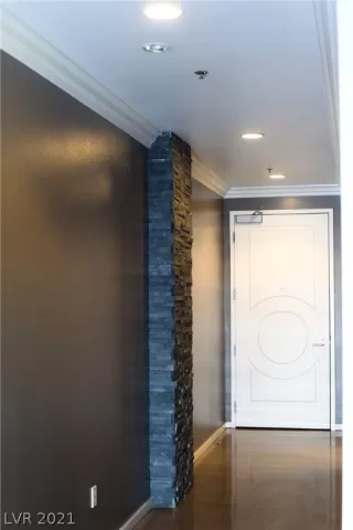 Photo #5: 2311693 Listing