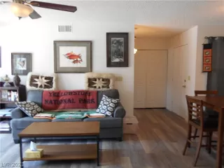 Photo #3: 2311704 Listing