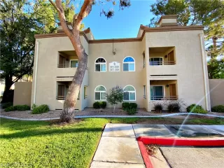 Photo #1: 2311706 Listing