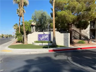 Photo #2: 2311716 Listing