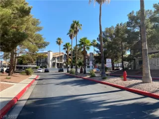 Photo #3: 2311716 Listing